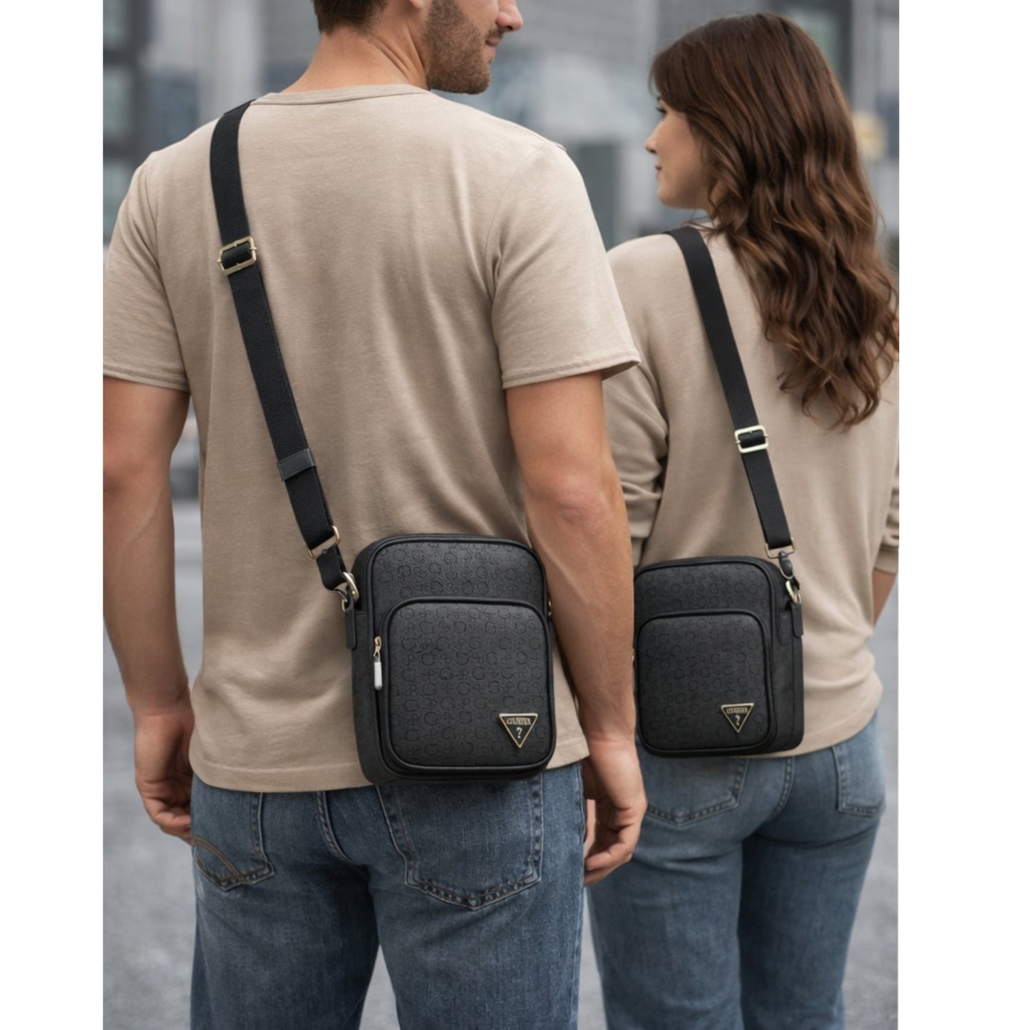 Morral Guess Crossbody Negro con Monograma RSG988091