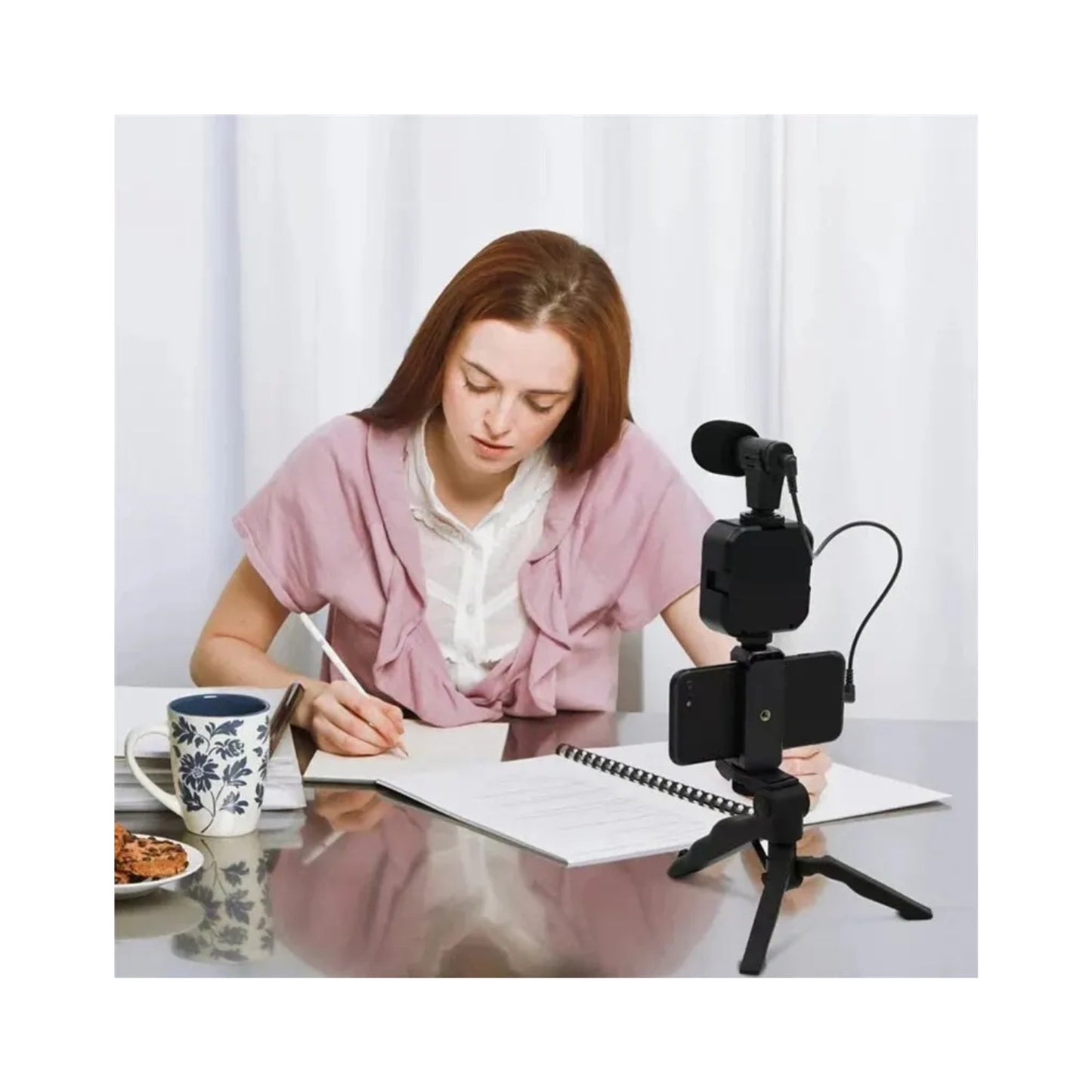 Kit de influencer - Tripode, luz, microfono, soporte para telefono y control remoto bluetooth