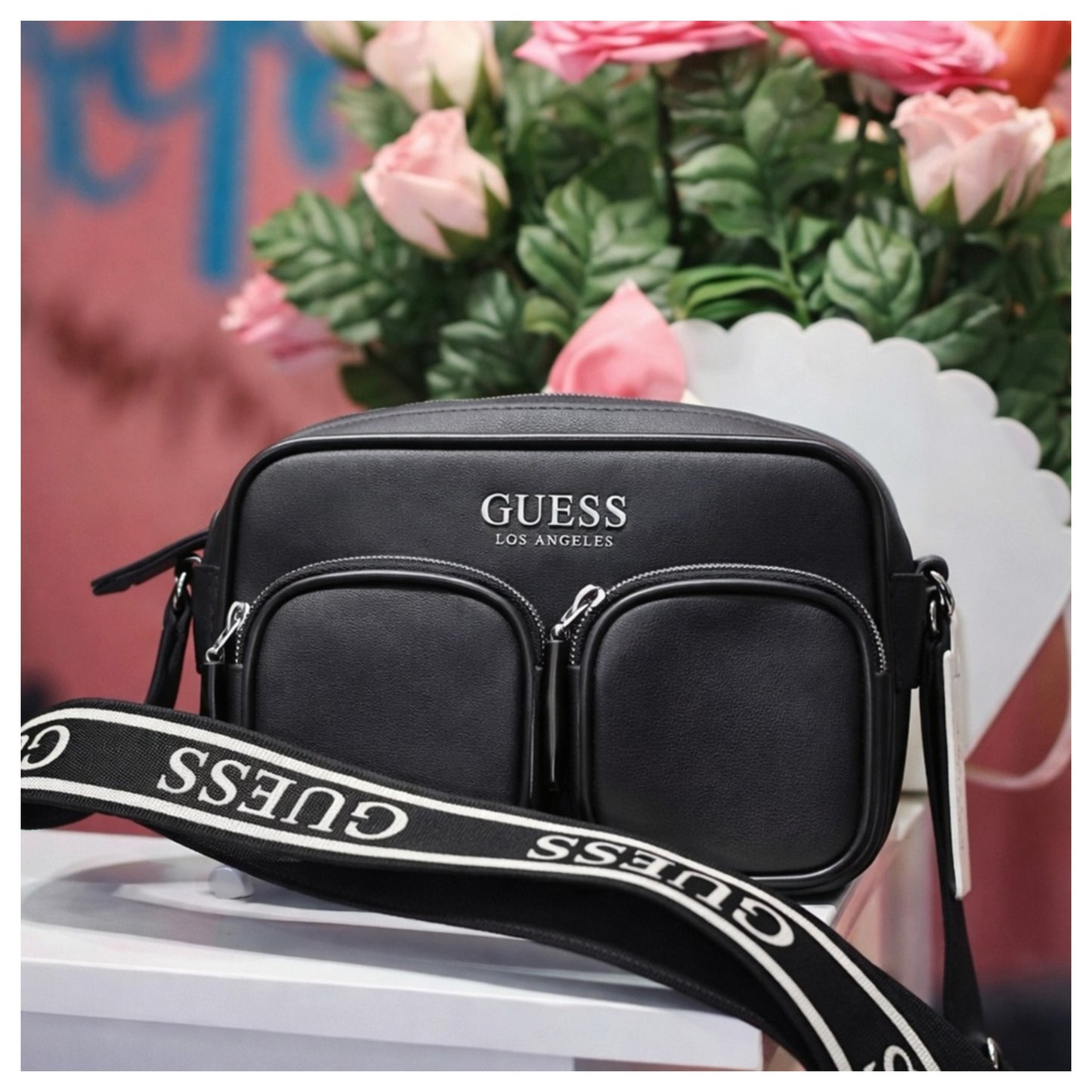 Cartera Guess Pennywise Crossbody Negra Con Doble Bolsillo Frontal