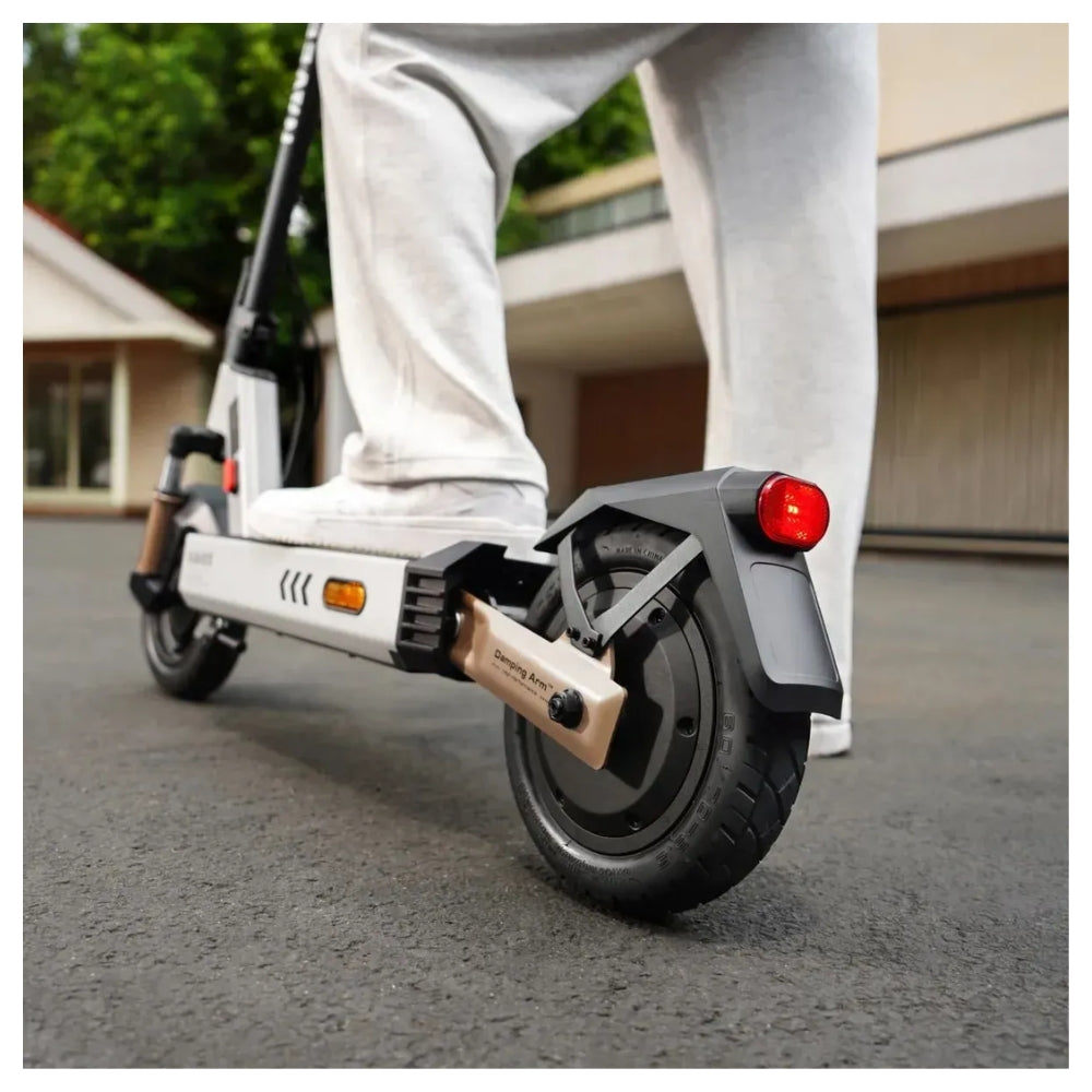 Scooter Eléctrico NAVEE G5 EU 800W, Autonomía 45 km, Suspensión Dual, Llantas Tubeless 10”